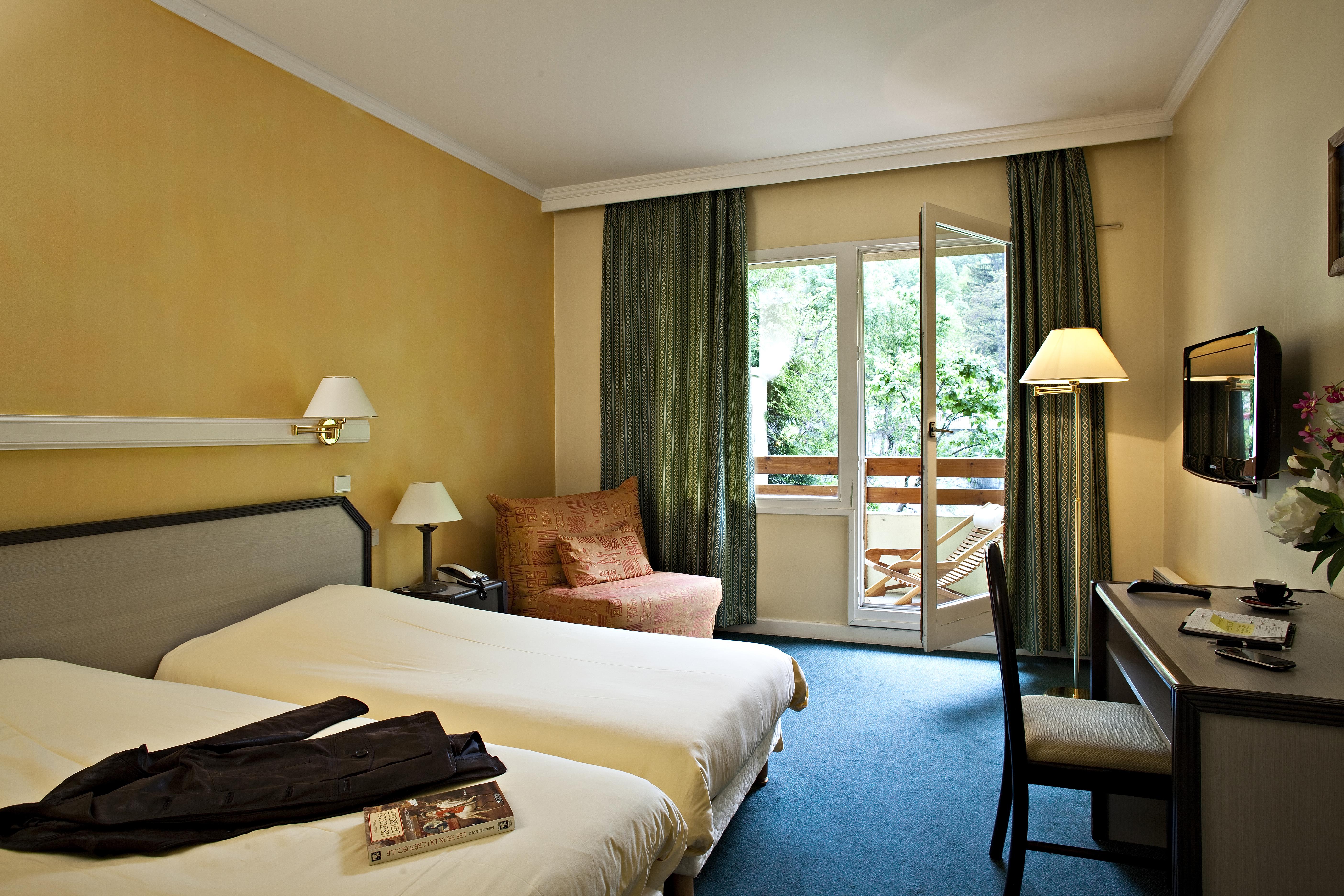 Hotel Athena Brides-les-Bains Bagian luar foto