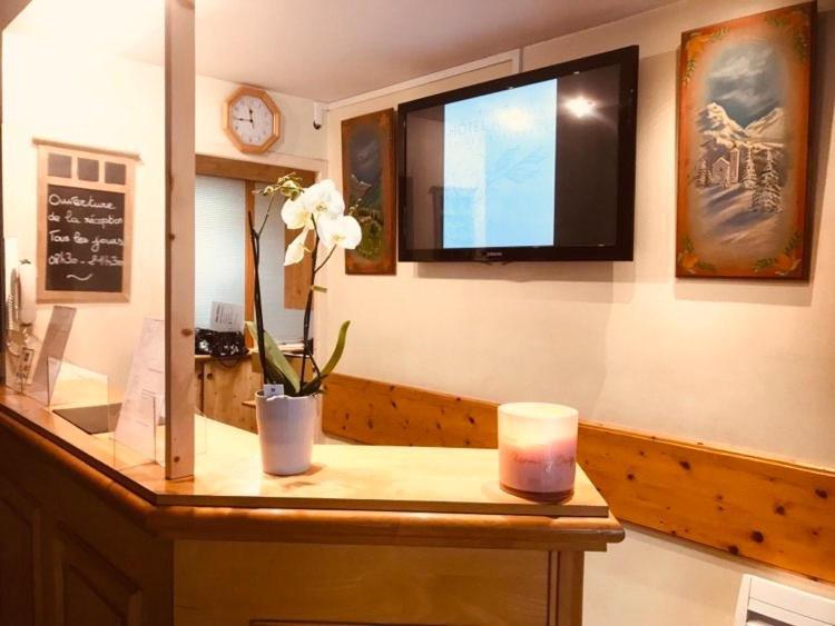 Hotel Athena Brides-les-Bains Bagian luar foto
