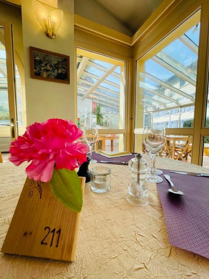 Hotel Athena Brides-les-Bains Bagian luar foto